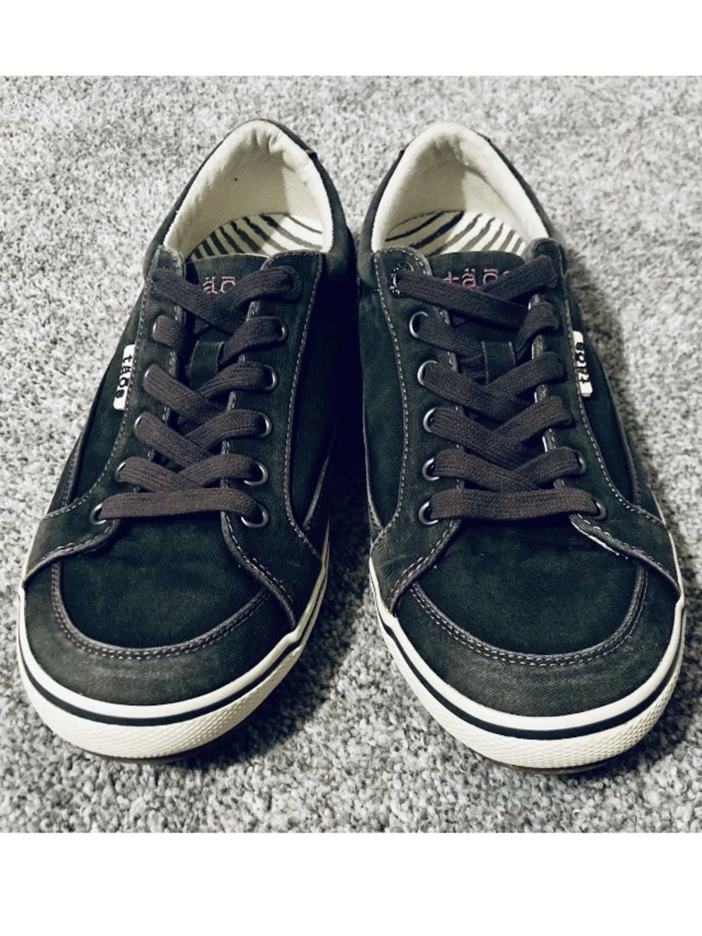 Taos Womens Moc Star Size 8.5 Charcoal Gray Distressed Canvas Comfort  Sneakers